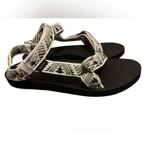 Teva Black Footbed Sandals with Aztec White,Gray & Black Straps 10
